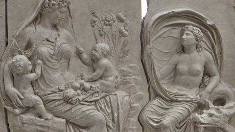 Ara Pacis Augustae / Tellus Mater (détail) Moulage en 3 panneaux