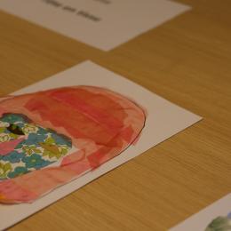 Exposition 2021 des ateliers créatifs pour enfants Enfanf'art : Visages en tissu