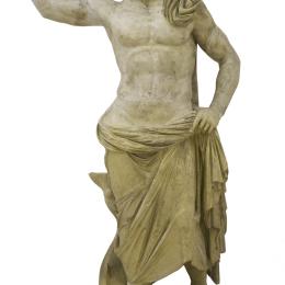 Atelier de moulages d’Athènes (?), Poséidon, 19e s (?). Plâtre. 235 x 144 x  85 cm. N° inv. MA51. Fonds ancien de l’Université. D’après un original en marbre découvert sur l’île de Mélos, 125-100 av. J.-C., conservé au Musée national archéologique d’Athènes.