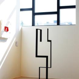 Bob VAN DER AUWERA (Schaerbeek, 1919), Dialogue, 1996-1997. Acier. 140,7 x 28 x 28,3 cm. N° inv. AM2673. Donation Serge Goyens de Heusch.